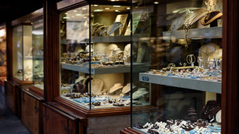 رؤية الحلي في المنام