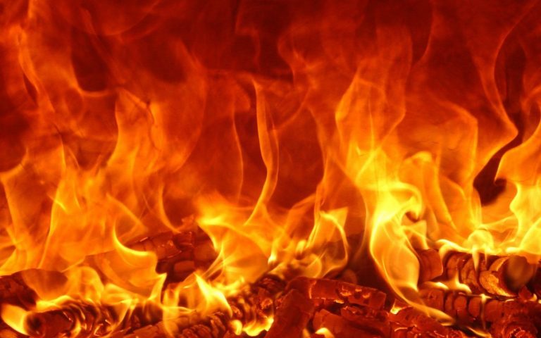 تفسير حلم النار للعزباء