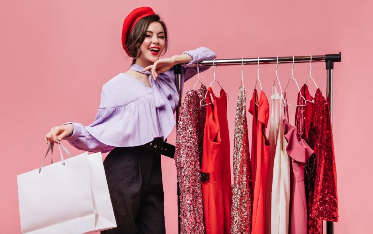 تفسير حلم شراء ملابس جديدة