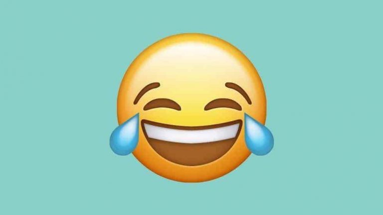 الضحك في المنام للعزباء