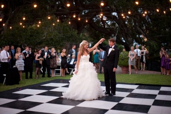 تفسير حلم حضور الزواج