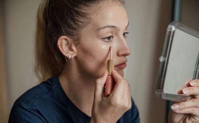 تفسير حلم وضع المكياج للمتزوجة