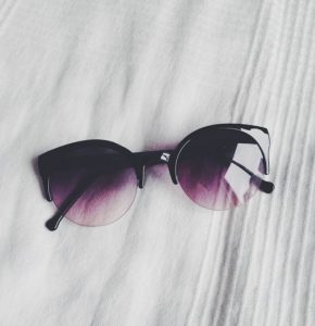 النظارة الشمسية في المنام