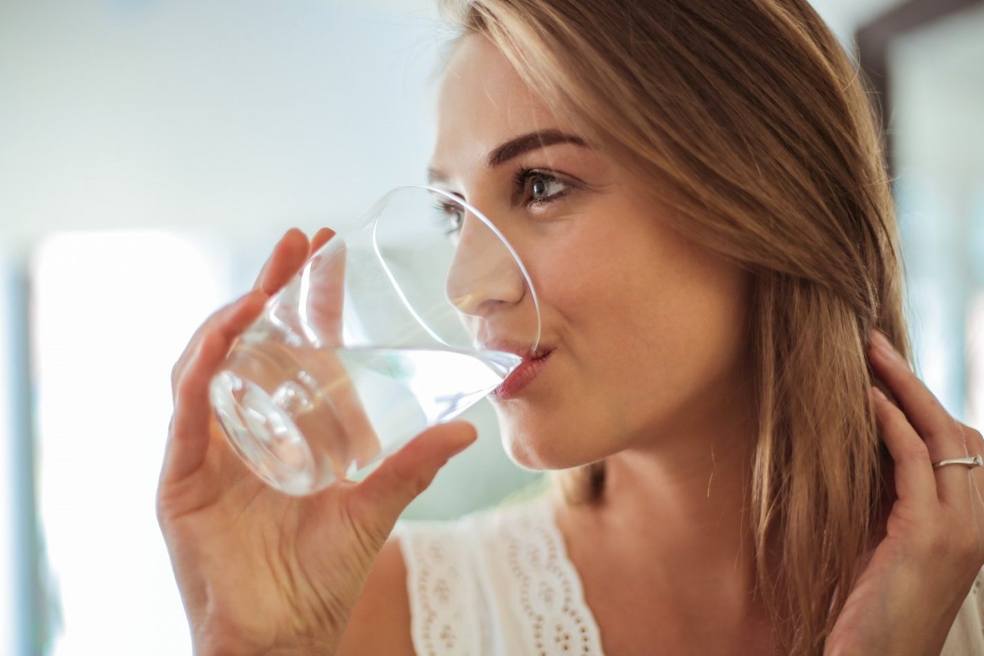 Ганц бие эмэгтэйчүүдэд зүүдэндээ ус уух