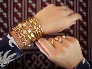 لبس الذهب في المنام للمتزوجة