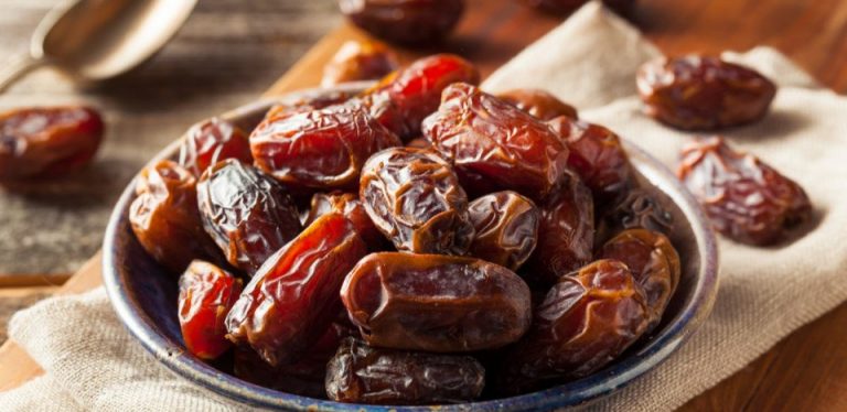 تفسير حلم توزيع التمر للمتزوجة