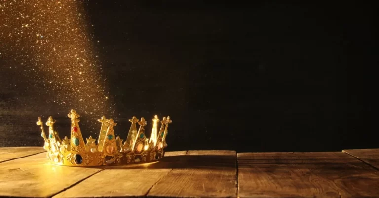 التاج في المنام لابن سيرين