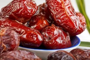 تفسير أكل التمر في المنام