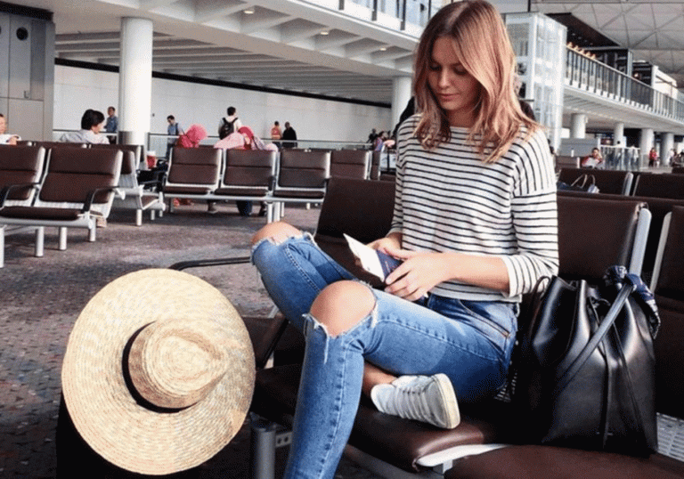 تفسير حلم السفر مع الأقارب للعزباء