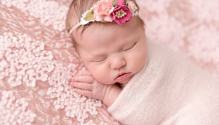 حلمت اني ولدت ببنت