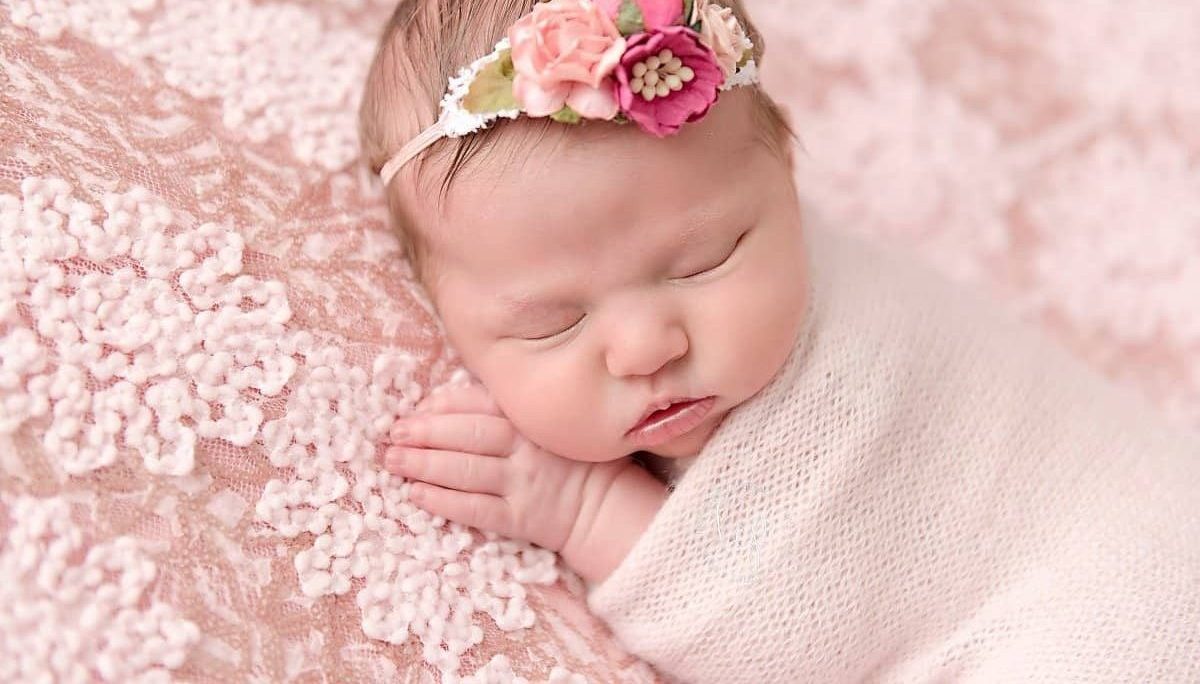 حلمت اني ولدت ببنت