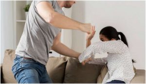 حلمت اني اضرب شخص اعرفه