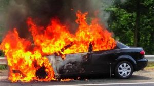 Interpretación de un sueño sobre quemar un automóvil en un sueño