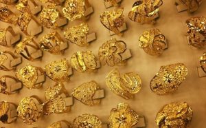 Seeing a gold ring in a dream