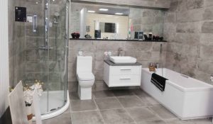 تفسير حلم دخول الحمام مع شخص اعرفه