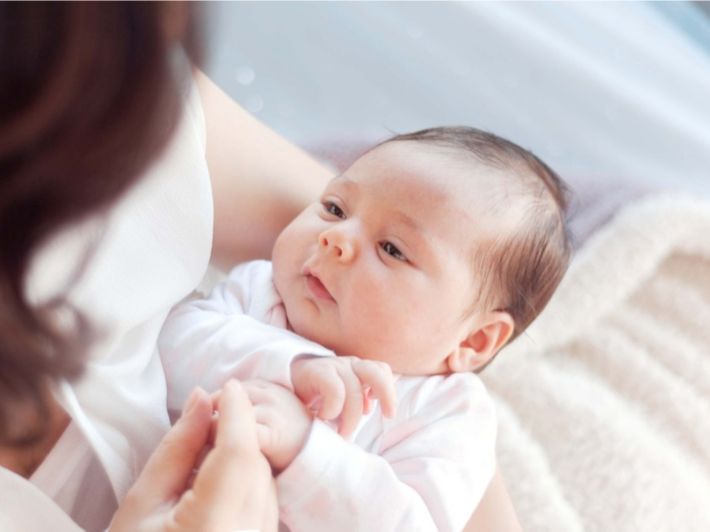 Vauva tunnistaa äitinsä ja kun hän alkaa tunnistaa vanhempiensa kasvot - unen tulkinnan salaisuudet