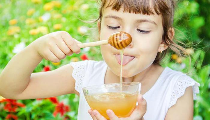 127 120101 benefits honey children cough   - اسرار تفسير الاحلام