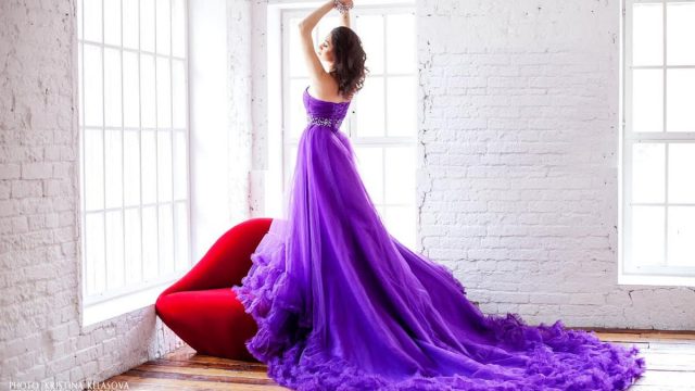 Երազում միայնակ կնոջ մանուշակագույն զգեստի մասին 640x360 1 - Երազի մեկնաբանության գաղտնիքները