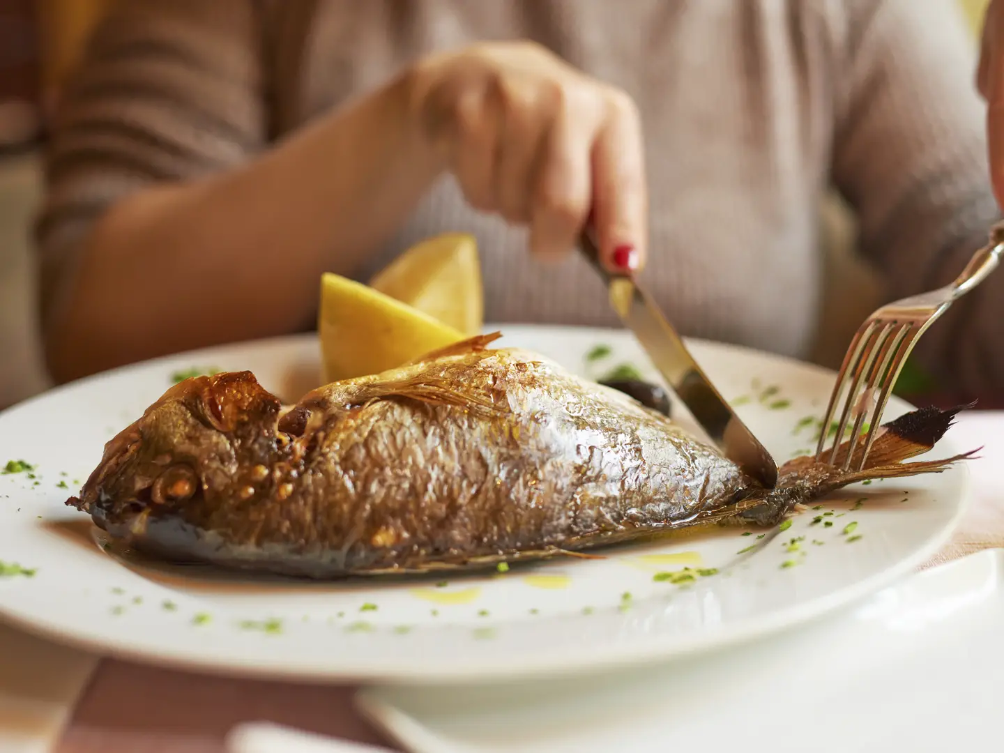 At spise fisk i en drøm for en enkelt kvinde - hemmeligheder om drømmetydning