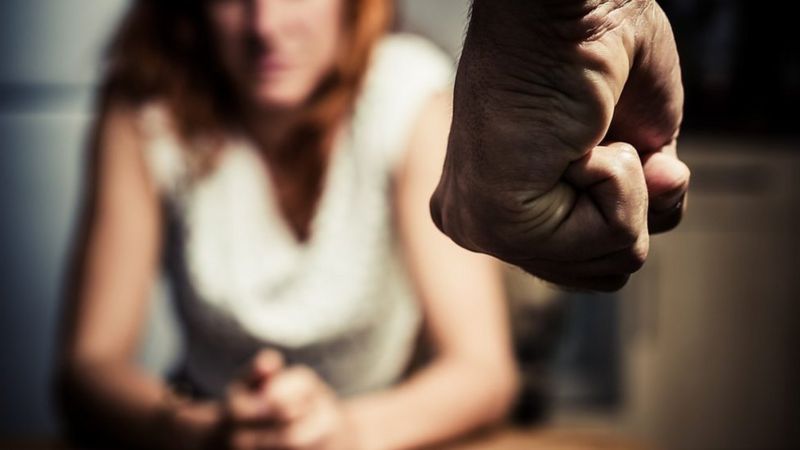 تعامل الرجل مع المرأة ذات الشخصية القوية في العلاقات العاطفية