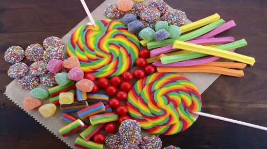 Երազում քաղցրավենիք ուտելու ամենակարևոր 20 մեկնաբանությունը Իբն Սիրինի կողմից