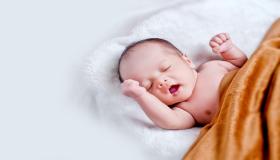 Jaký je výklad vidění novorozence ve snu od Ibn Sirina?