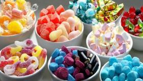 Jaká je interpretace snu o sladkostech pro Ibn Sirina?