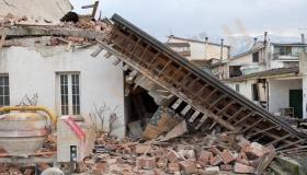 De 20 vigtigste fortolkninger af drømmen om et jordskælv af Ibn Sirin