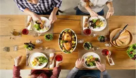 Իմացեք Իբն Սիրինի կողմից հարազատներին սնունդ տրամադրելու մասին երազի մեկնաբանությունը