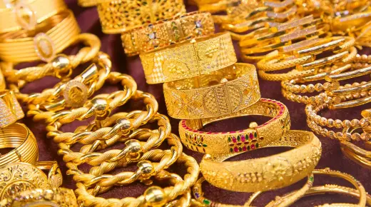 Fortolkning af en drøm om at købe guld til en gift kvinde af Ibn Sirin
