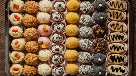 Saznaj kod nas tumačenje snova Ibn Sirina o kupovini slatkiša