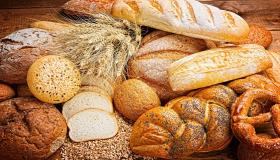 أهم تأويلات رؤية أكل الخبز في المنام للعزباء