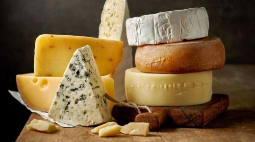 أهم 15 تفسير لرؤية الجبن في المنام لابن سيرين والإمام الصادق