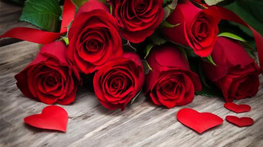 تفسير حلم الورد الأحمر لابن سيرين وتفسير حلم الورد الأحمر للمتزوجه