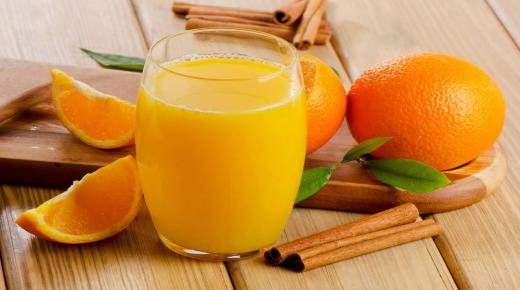 Fortolkning af at se appelsinjuice i en drøm af Ibn Sirin