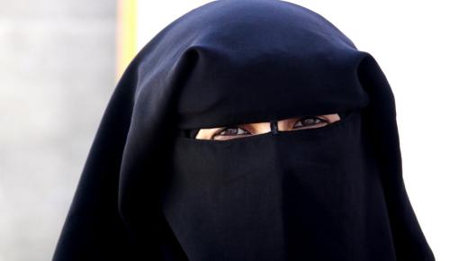 د حجاب له لاسه ورکولو او په خوب کې د واده شوې میرمنې موندلو په اړه د خوب د تعبیر په اړه زده کړه