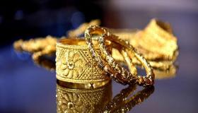 20 interpretasi sing paling penting saka ngimpi nganggo emas kanggo wanita lajang dening Ibnu Sirin