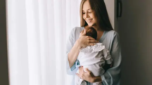 اهم 20 تفسير لحلم حمل الطفل الرضيع في المنام لابن سيرين