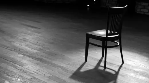 Իմացեք Իբն Սիրինի կողմից երազում աթոռների մեկնաբանությունը և բազմաթիվ աթոռների երազների մեկնաբանությունը