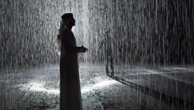 Zjistěte více o interpretaci vidění deště ve snu od Ibn Sirina