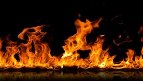 Hvad er fortolkningen af ​​Ibn Sirins drøm om brændende ild?