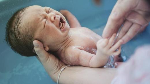 أهم 20 تفسير لرؤية الطفل الرضيع في المنام للمتزوجه لابن سيرين