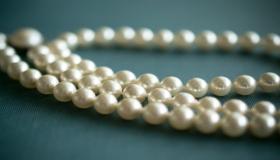 Jaký je výklad perel ve snu pro vdanou ženu podle Ibn Sirina?